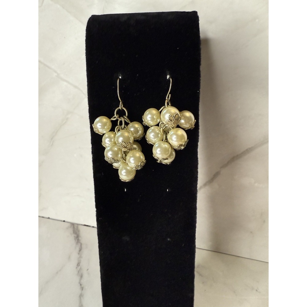 faux pearl‎ cluster earrings